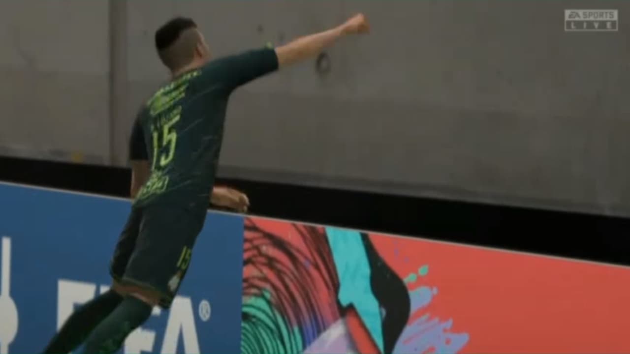 Marco Canales, representante de los Bravos de Juárez cayó 1-3 ante Octavio Rivero comandando a los Santos en el futbol virtual.