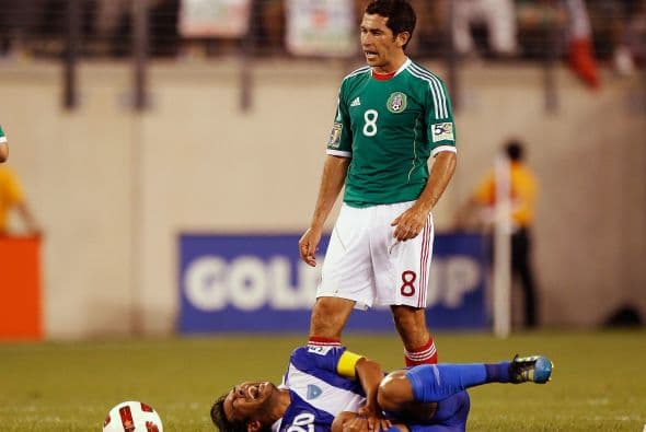 Israel Castro jugó los primeros 45 minutos y para el segundo tiempo metieron a Algo De Nigris en su lugar buscando que México tuviera más recursos al ataque.