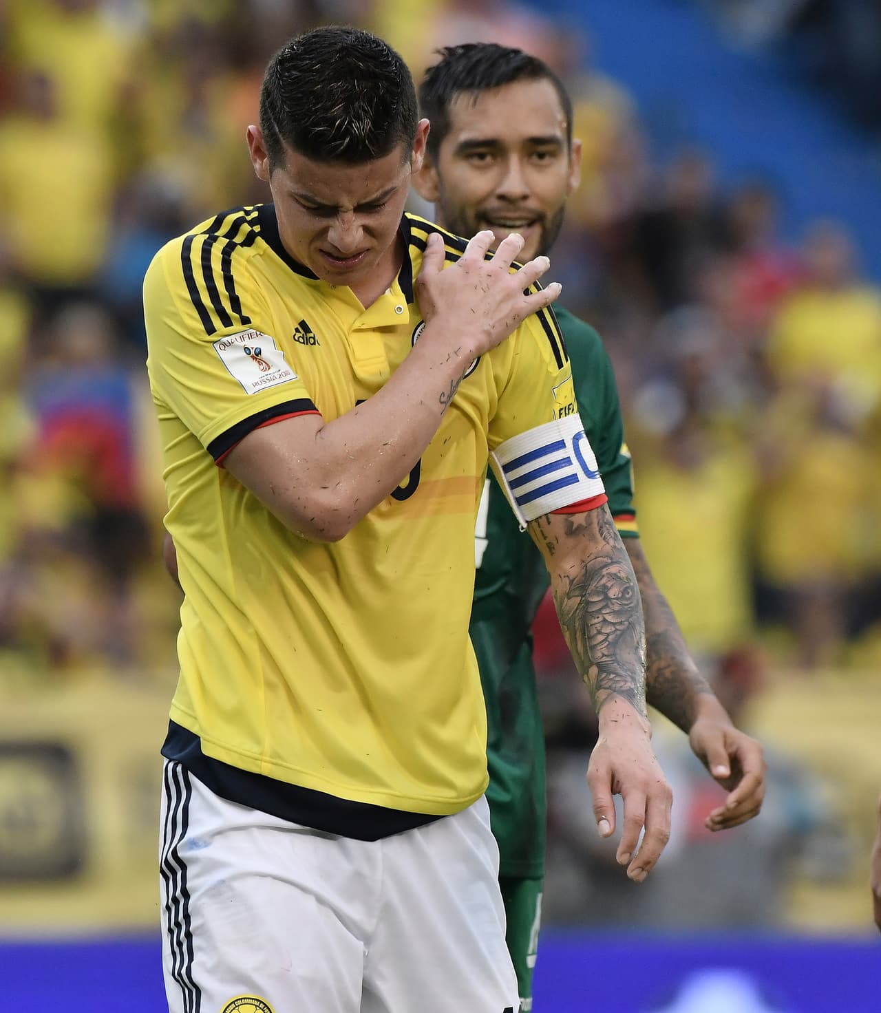 Justamente, el '10' de Colombia sufrió un golpe tras un intento de cabezazo en el área al momento de caer. Por fortuna para Pekerman no pasó a mayores, aunque ya es una lesión reiterada en Rodríguez.