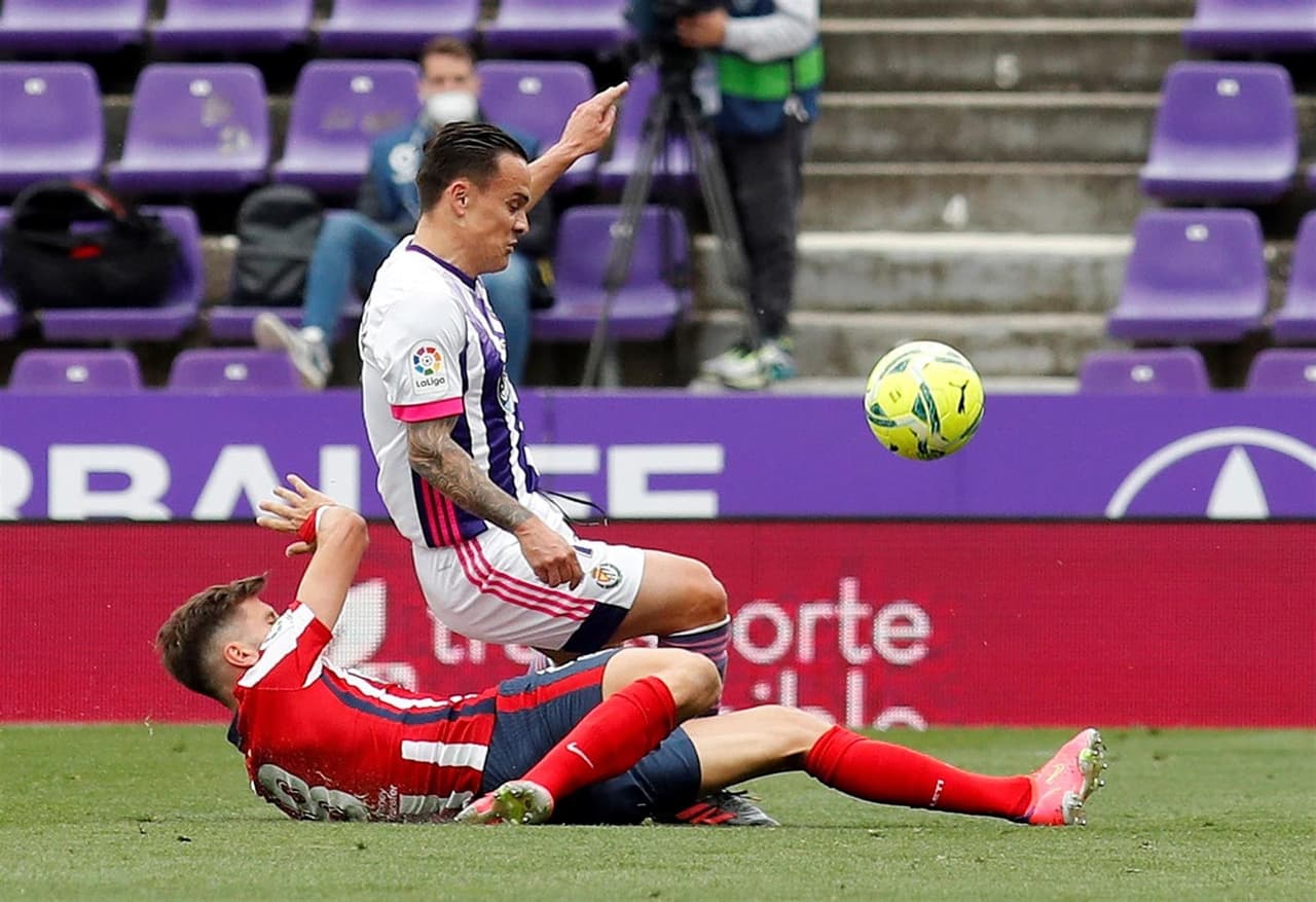 Luis Suárez se vuelve a poner la capa de héroe y consigue el tanto que le da la remontada y el título al conjunto colchonero al vencer 1-2 al Real Valladolid.
