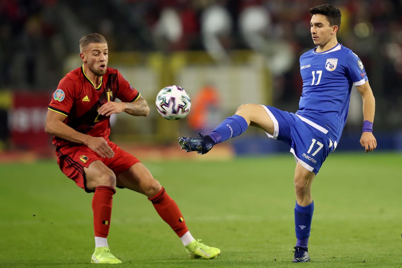 Con goles de Benteke (2), De Bruyne (2), Carrasco y Christoforou (autogol), Bélgica venció 6-1 a Chipre.