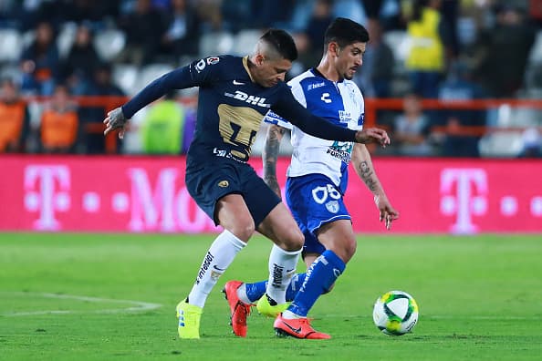 Durante los primeros minutos del encuentro el equipo local intentó asumir la iniciativa.