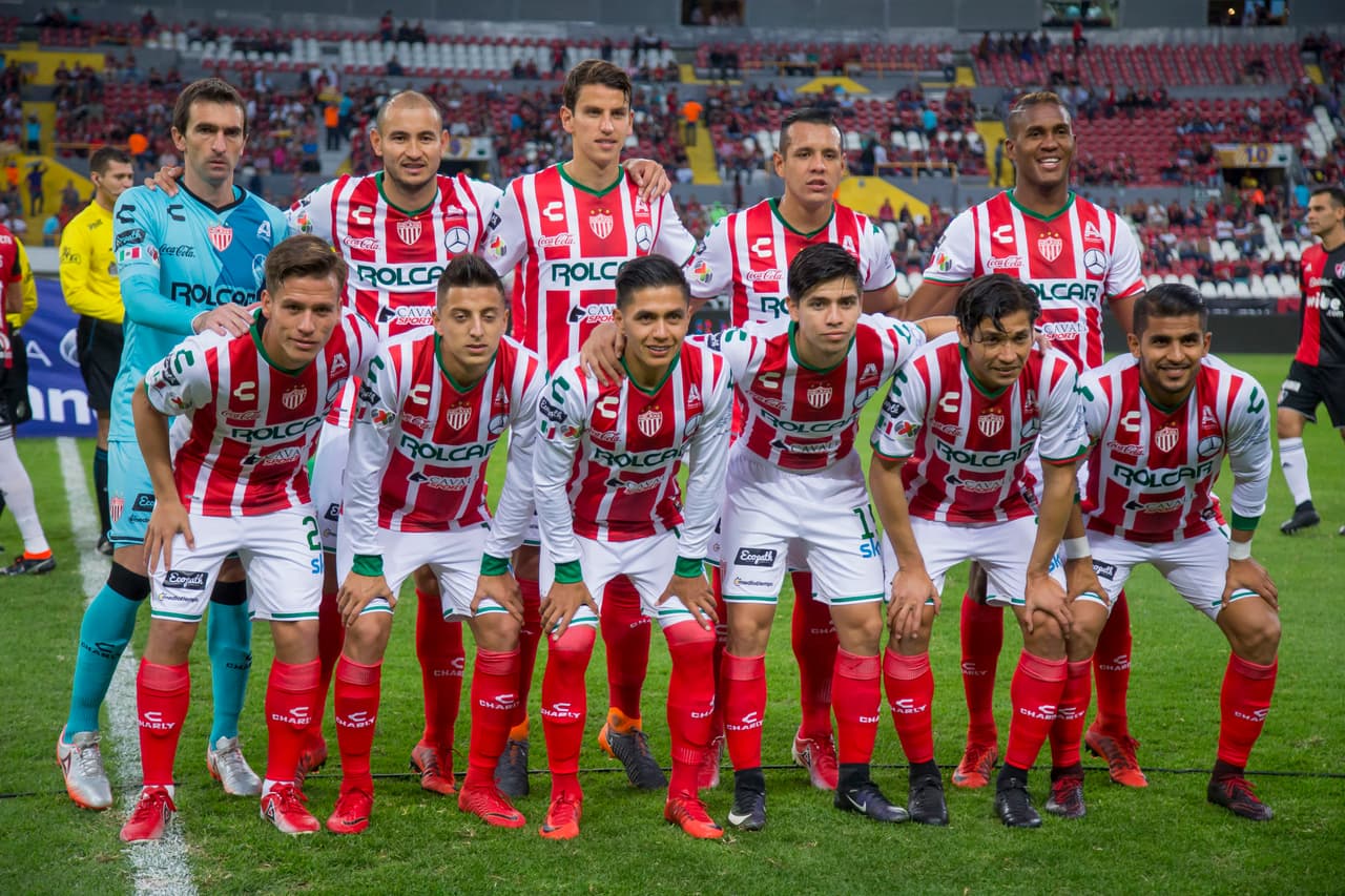Por su parte, los Rayos lo hicieron con: Barovero; Beckeles, Lichnovsky, Ponce, De Luna; Fernández, González, Alvarado, Dávila; González y Villalpando.