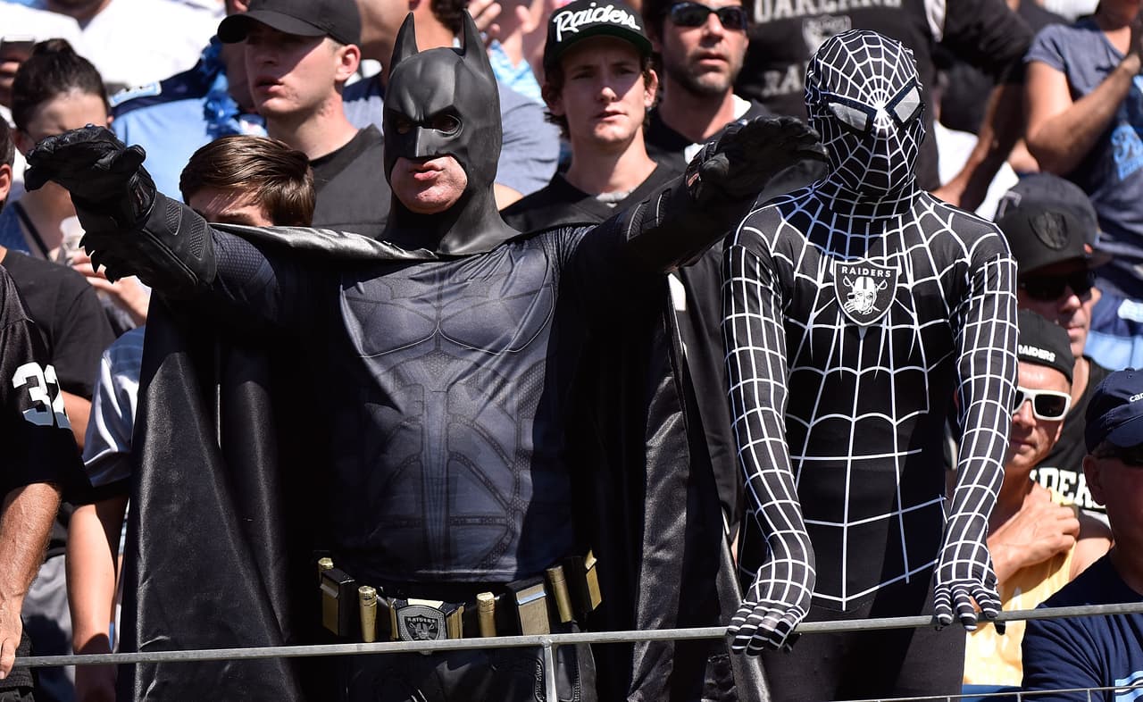 Los fans de los Oakland Raiders.