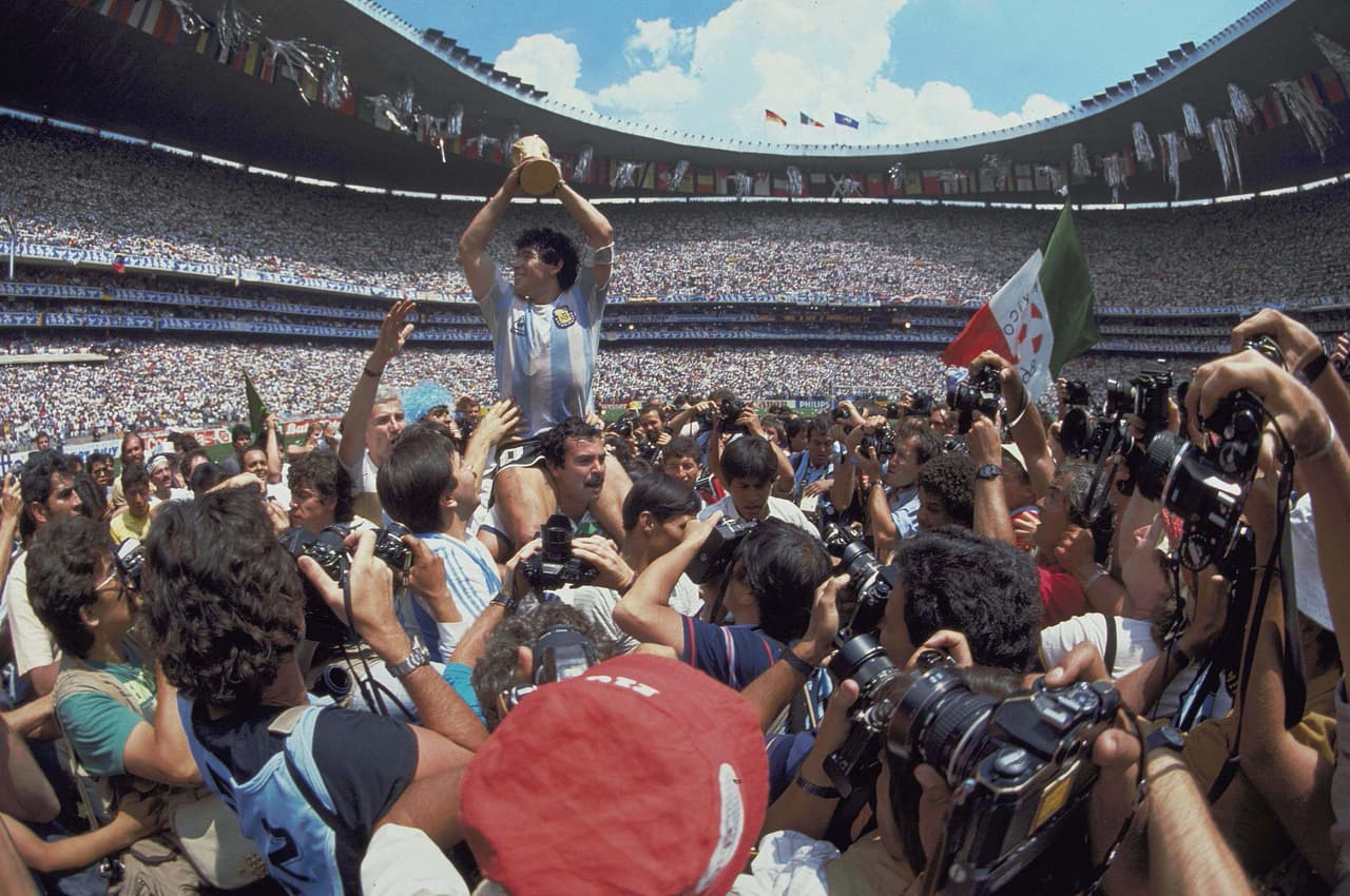 Se consagró en el Mundial de México '86, Diego Armando Maradona levantó la Copa del Mundo y se elevó a deidad para el pueblo argentino.