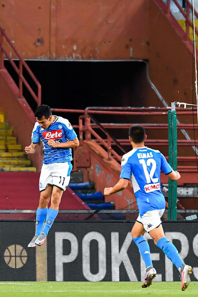 Llegó un pase largo justo a la carrera que llevaba ‘Chucky’. Encaró al arquero y definió de pierna izquierda.