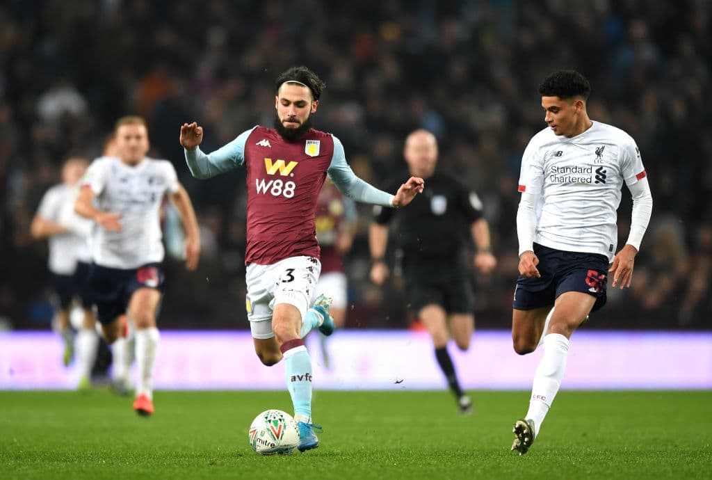 Con juveniles, los Reds son eliminados de la Carabao Cup 5-0 por el Aston Villa, con doblete de Kodjia, un tanto de Hourihane y autogol de Boyes.