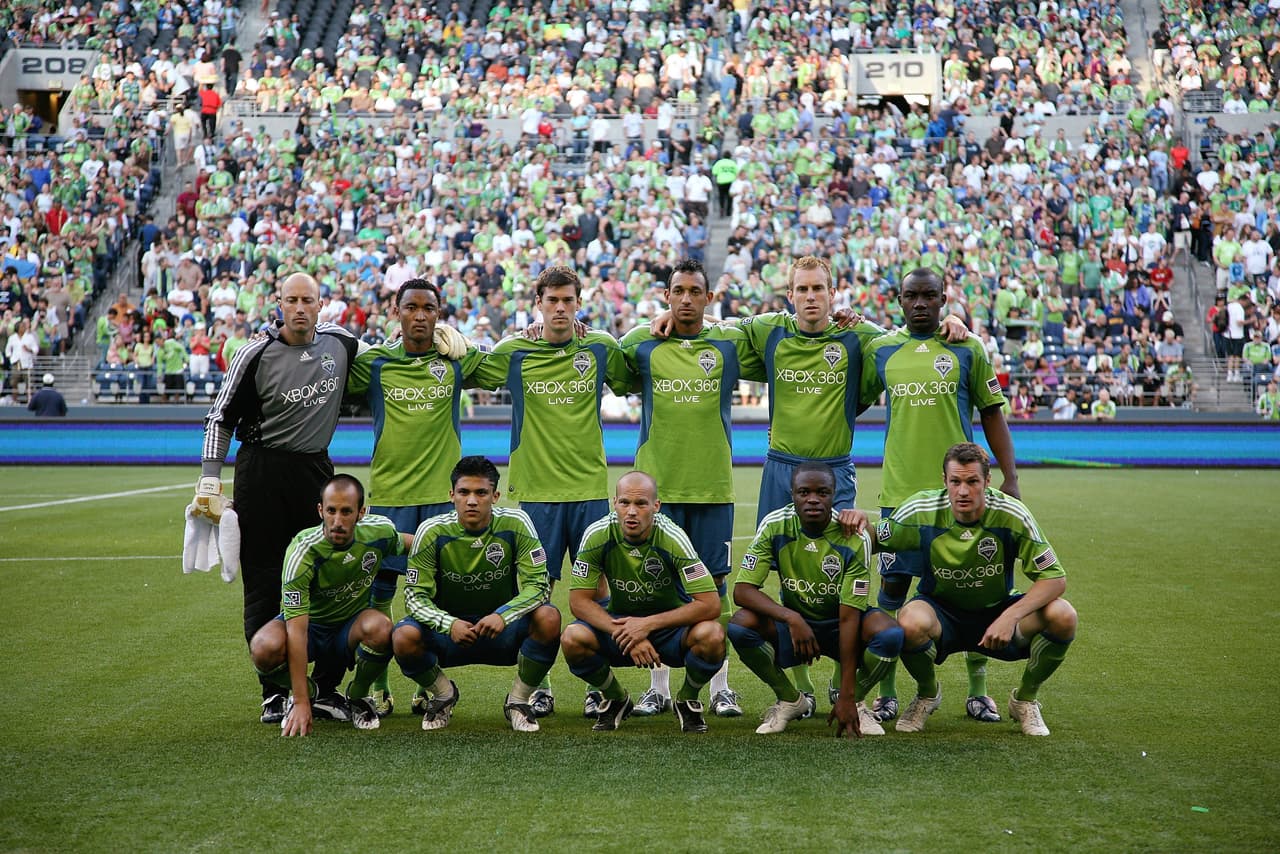 Otro de los uniformes memorables de la MLS es el verde esmeralda de los Seattle Sounders, quienes dieron de que hablar en 2009 con este atuendo.