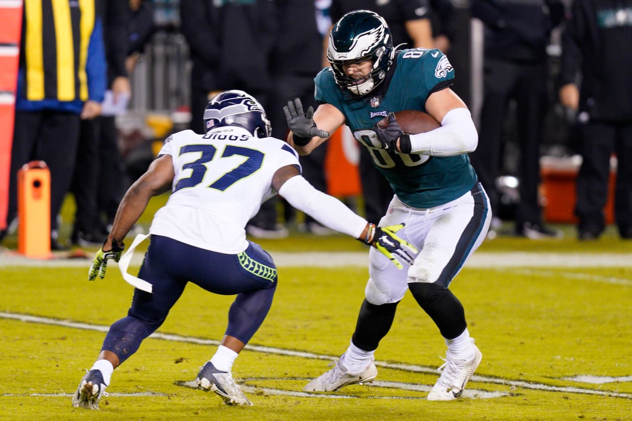 Seattle juega mejor y Seahawks vencen 23-17 a los Philadelphia Eagles.