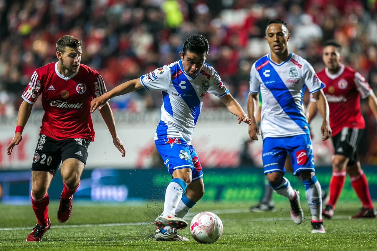 El "Hobbit" Bermúdez tampoco pudo ayudar al equipo de la Franja por lo que los jugadores poblanos perdieron puntos en el empate contra Xolos.