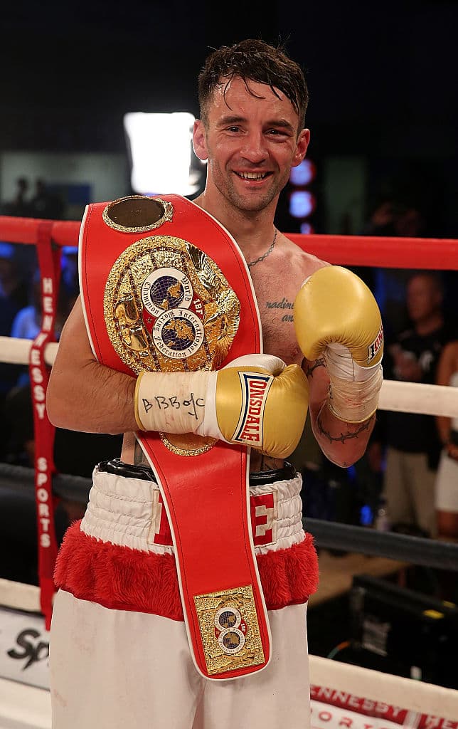 Lee Haskins derrotó a Iván Morales.