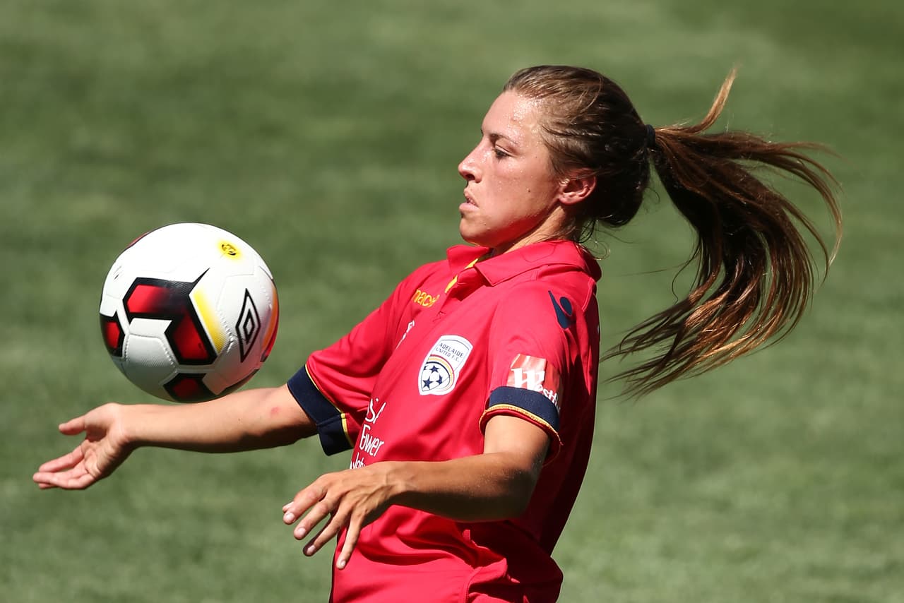 Después de jugar en su natal Boise, entró a la Santa Clara University en donde pulió sus habilidades con el balón. Consiguió 47 goles y 19 asistencias en 88 partidos disputados durante cuatro temporadas.
