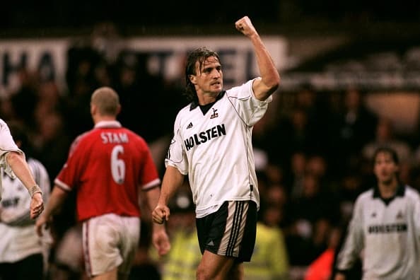 David Ginola: El francés tuvo la gran oportunidad de jugar en USA 94, pero en las eliminatorias, cayeron ante Bulgaria en una jugada de último minuto. El técnico galo lo culpó por ese gol y nunca más fue convocado.