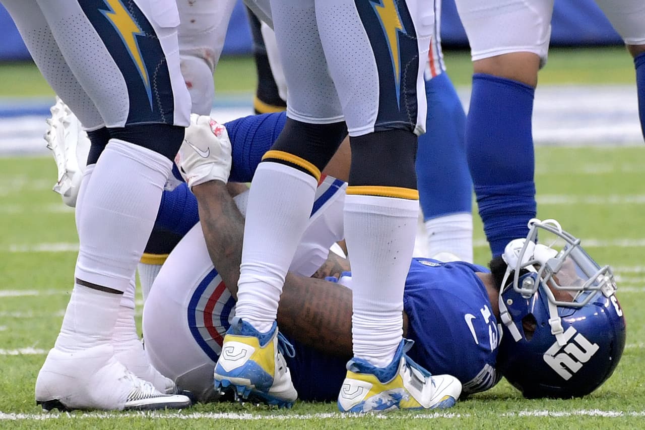 El estelar receptor y pieza clave de la ofensiva del equipo se lesionó durante el último cuarto del partido que perdieron el domingo por 27-22 ante Los Angeles Chargers.