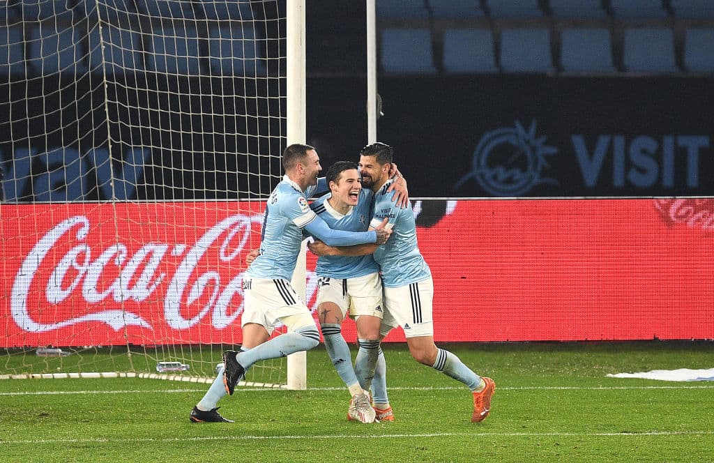Celta de Vigo derrota al Huesca 2-1 durante la J16 de LaLiga. Iago Aspas y Nolito le dieron la victoria a los celtistas, mientras que el gol en solitario para los azulgranas fue por parte de Jaime Seoane.
