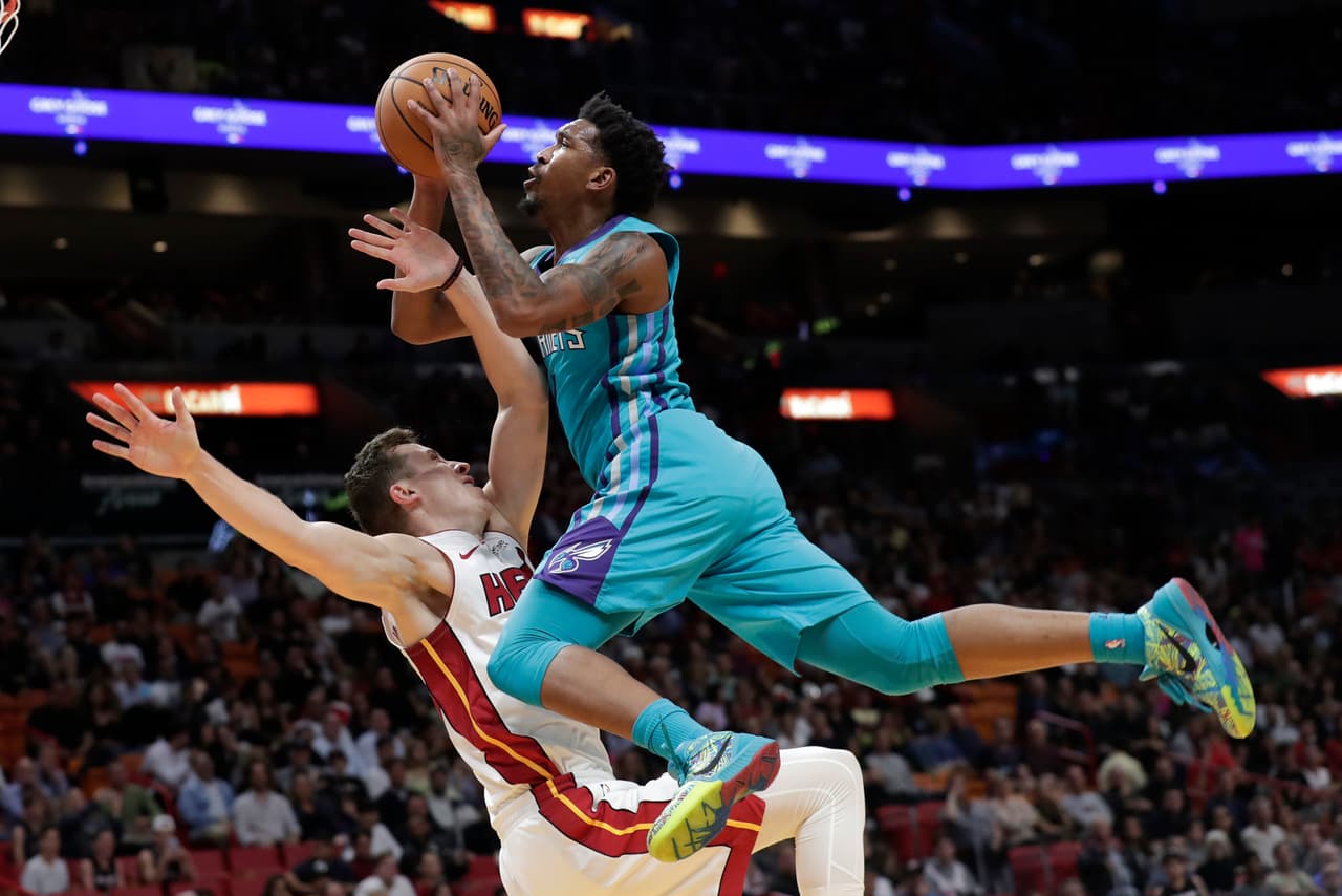 Miami Heat 
<b>117-110</b> Charlotte Hornets