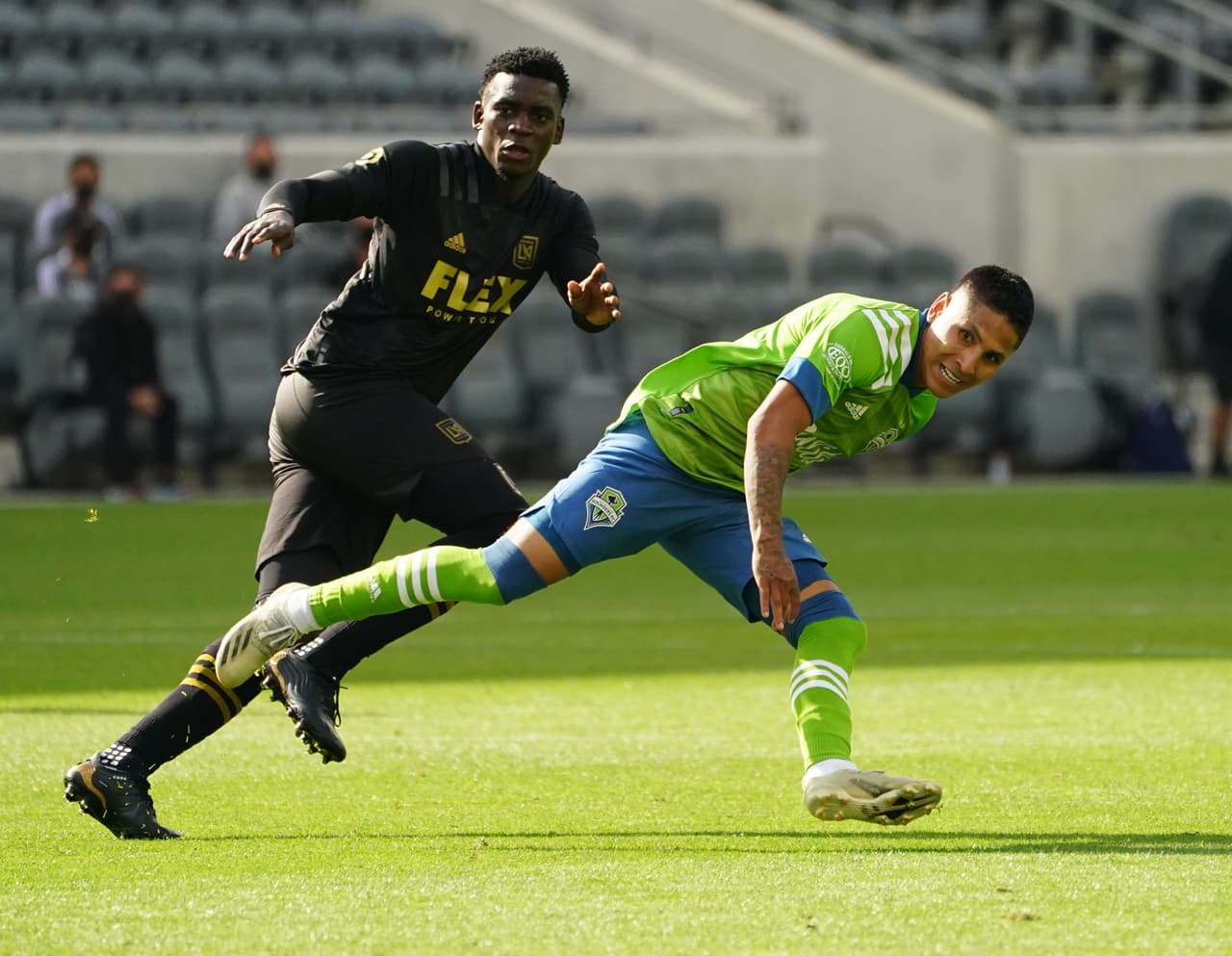 Y Raúl Ruidíaz llevó peligro al cuadro californiano a lo largo de todo el encuentro.
<br>