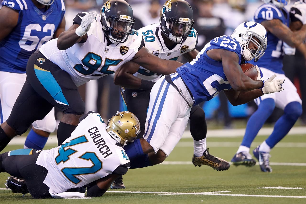 Queda de manifiesto lo mál que estuvo la ofensiva de Colts cuando Frank Gore fue tu mejor corredor sumando sólo 34 yardas totales.