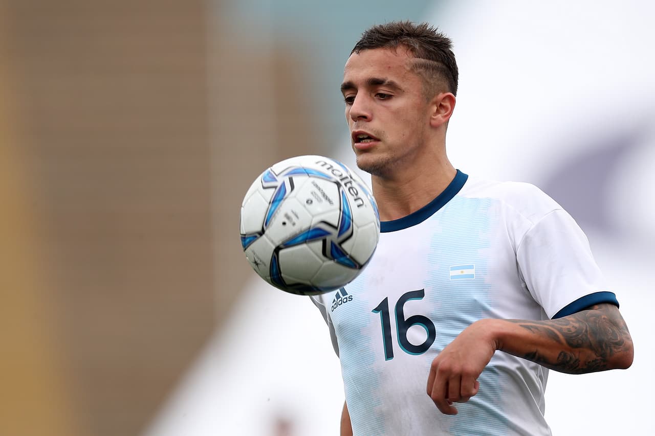 Agustín Urzi, puede jugar como extremo por ambos lados, es la última joya de Banfield. A sus 19 años ya vale €10 millones.