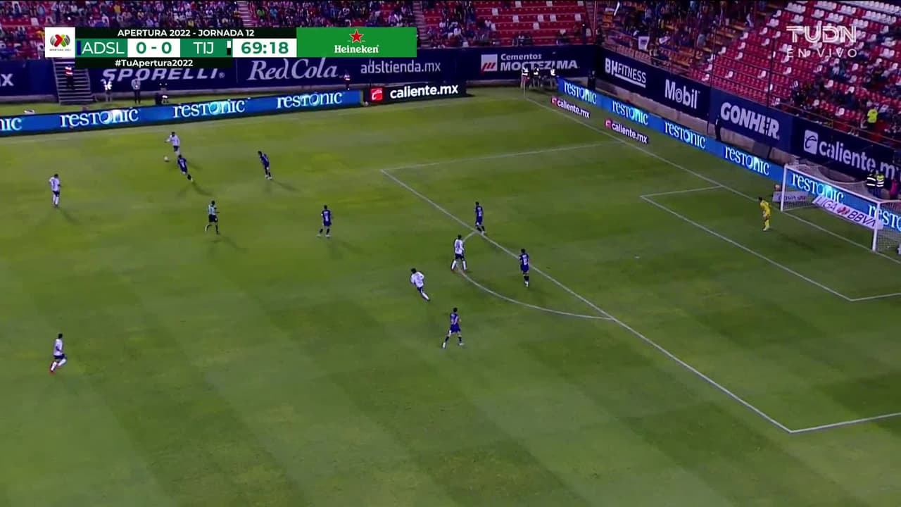 ¡TIRO ATAJADO! disparo por Joaquín Montecinos.