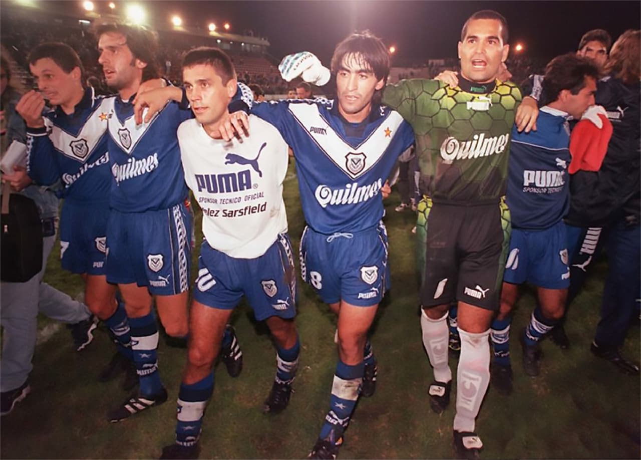 Vélez Sarsfield acumuló 40 puntos en esa campaña y se proclamaron como campeones tras superar los 39 que hizo Gimnasia y Esgrima La Plata.