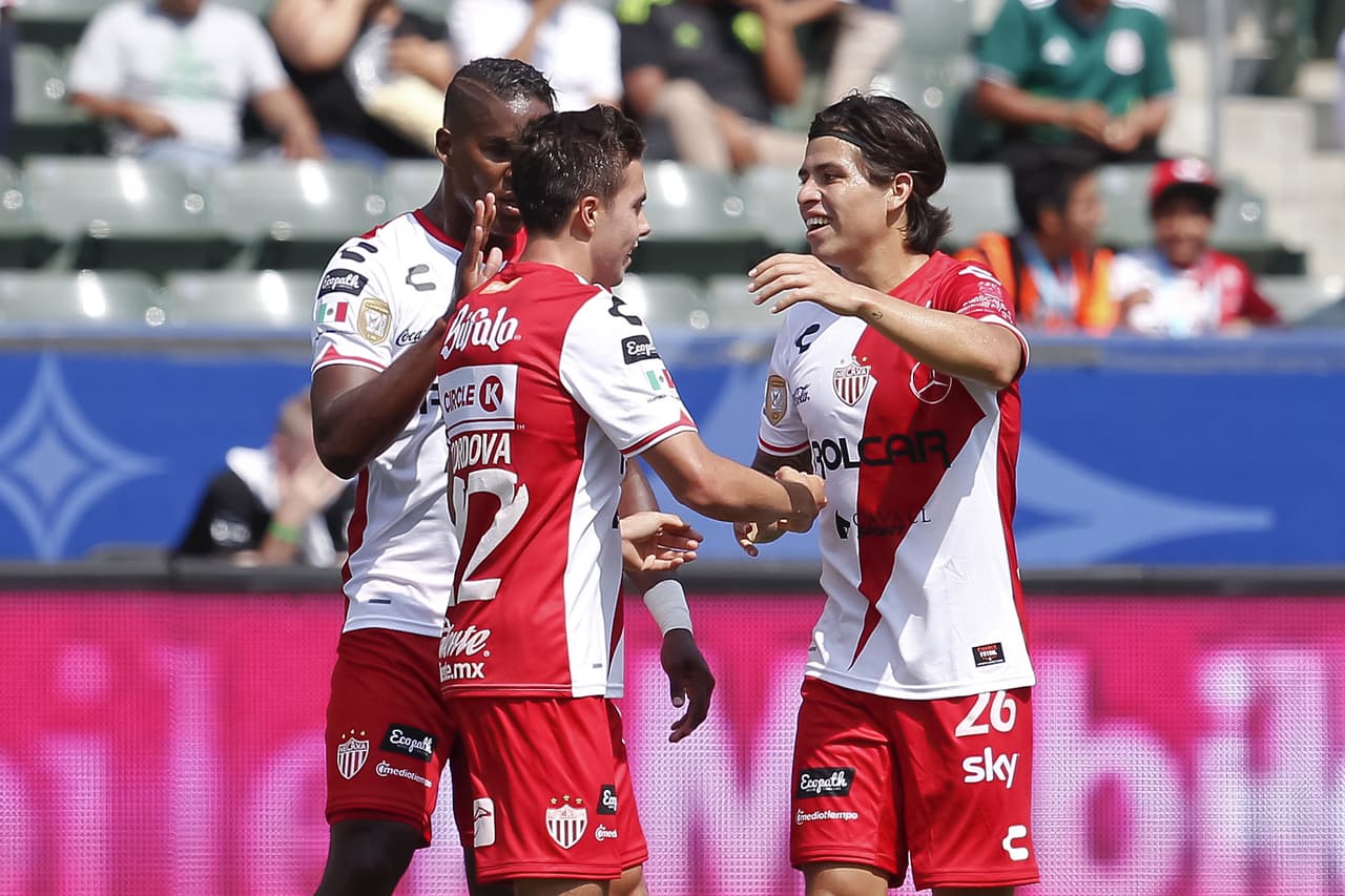 Dávila celebró también con Necaxa el título de la Supercopa MX, con lo que ya se preparaba para el gran arranque de torneo que tendría en el Apertura 2018.