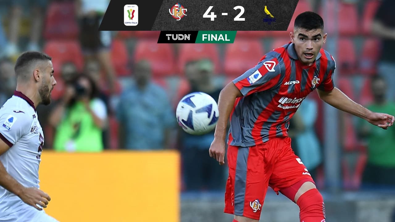 Johan Vásquez vuelve a la titularidad en triunfo del Cremonese en Copa