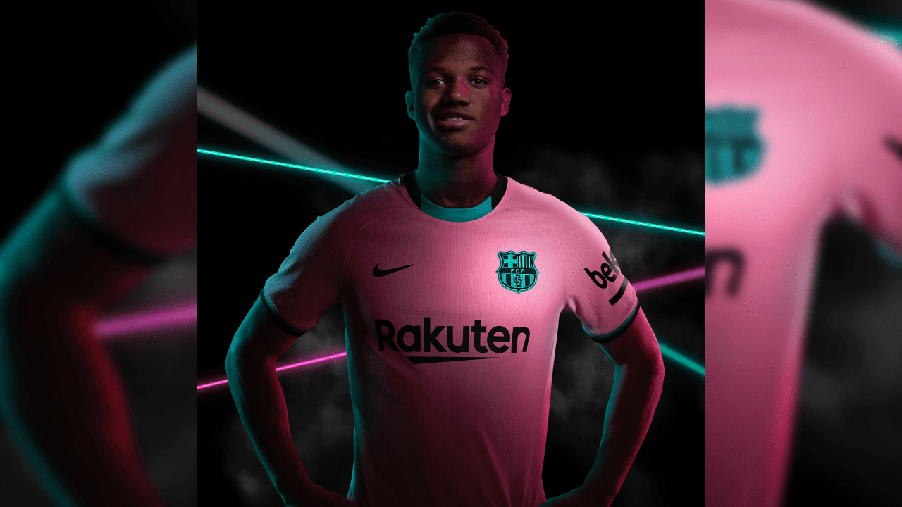Tercera equipación del Barcelona para la temporada 2020-21.