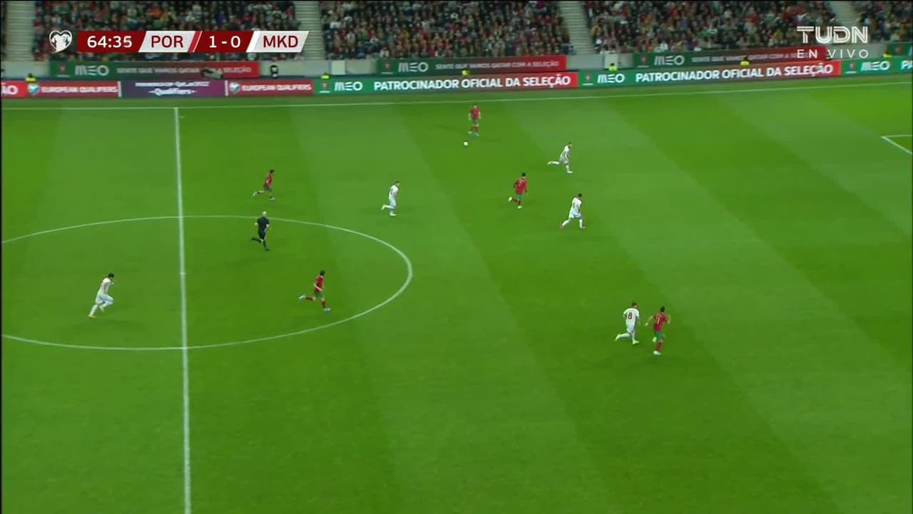 ¡GOL!  anota para Portugal. Bruno Fernandes