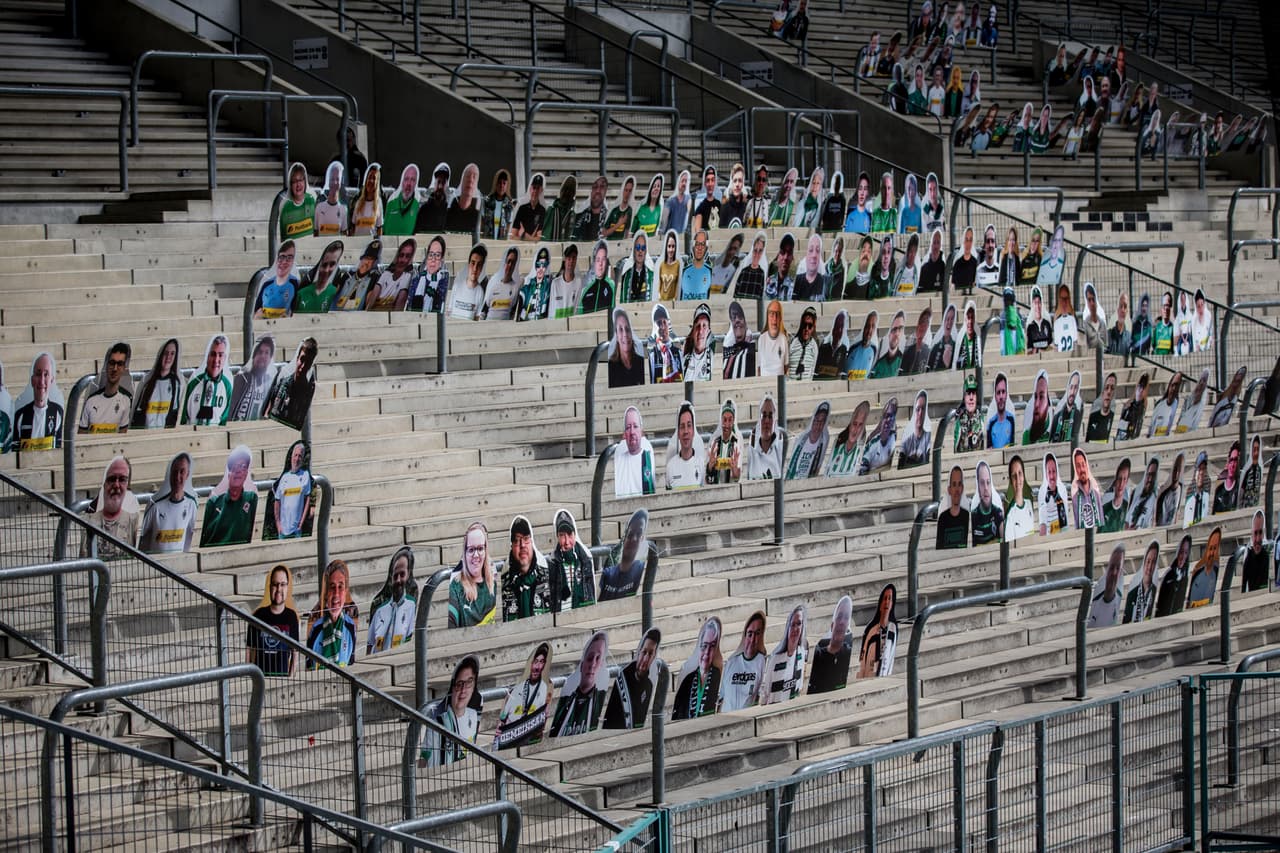 A pesar de no existir una fecha exacta para el regreso del futbol en la Bundesliga debido al covid-19, los fanáticos del ‘Gladbach’ imprimieron en sus asientos abonados, sus propias imágenes para estar presentes en el Borussia Park.