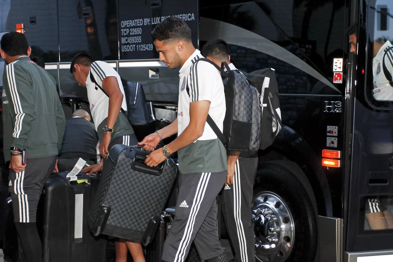 El defensa no estuvo considerado para el juego ante los daneses.