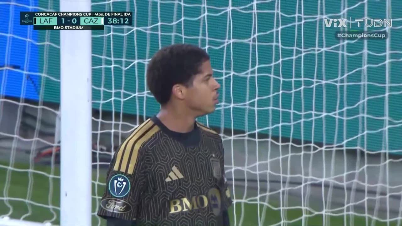 ¡LAFC le está ganando 2-0 a Cruz Azul con este golazo de David Martínez!