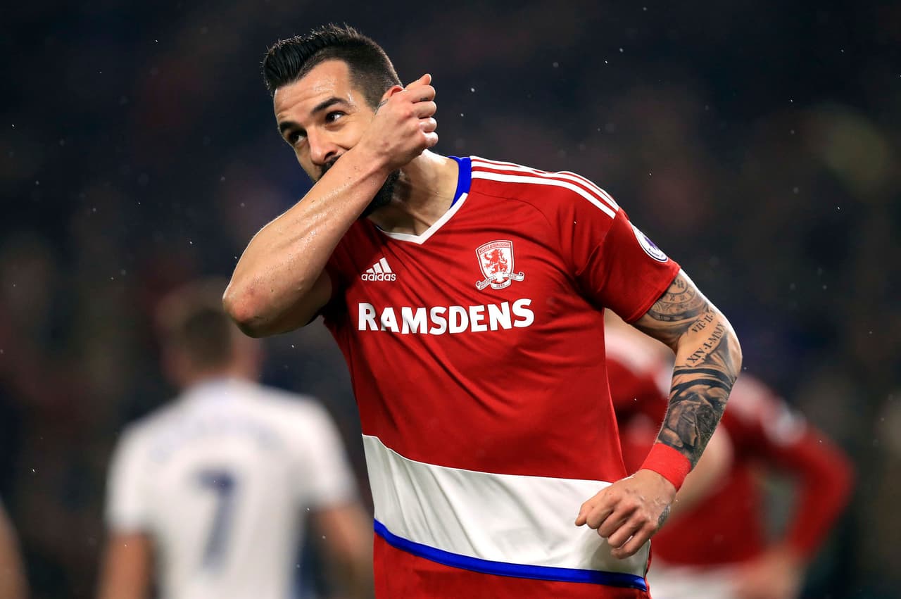 Luego del descenso con Middlesbrough, Álvaro Negredo se podría quedar en la Premier League. Wolverhampton negocia con Valencia su ficha.