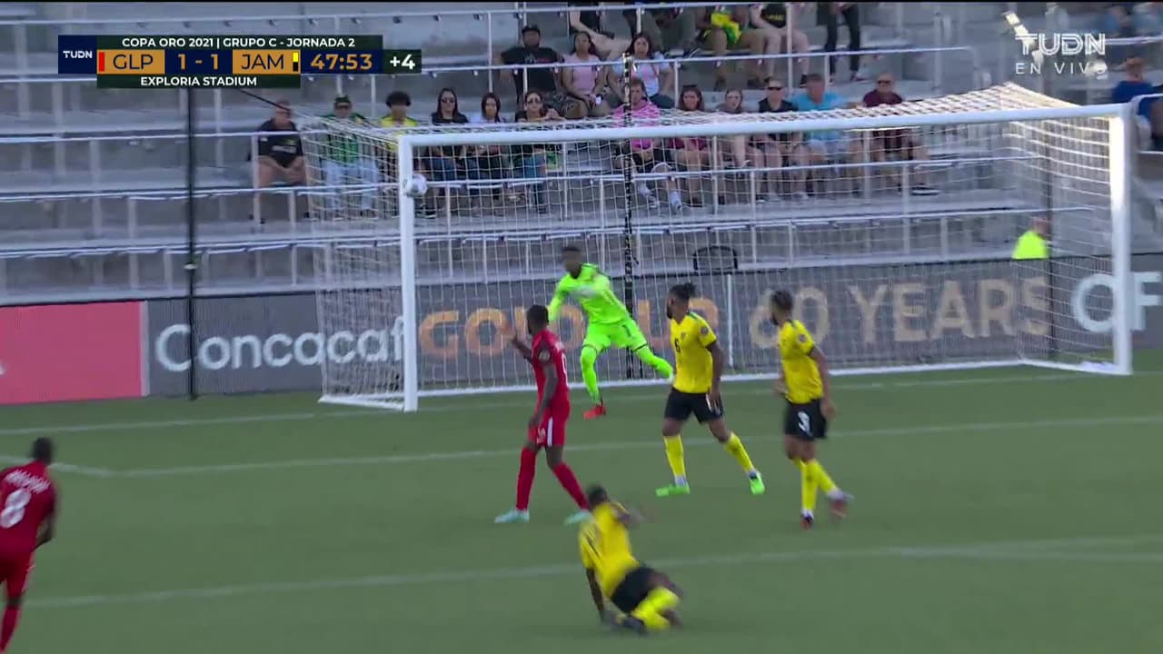 ¡TIRO ATAJADO! disparo por Kevin Malpon.