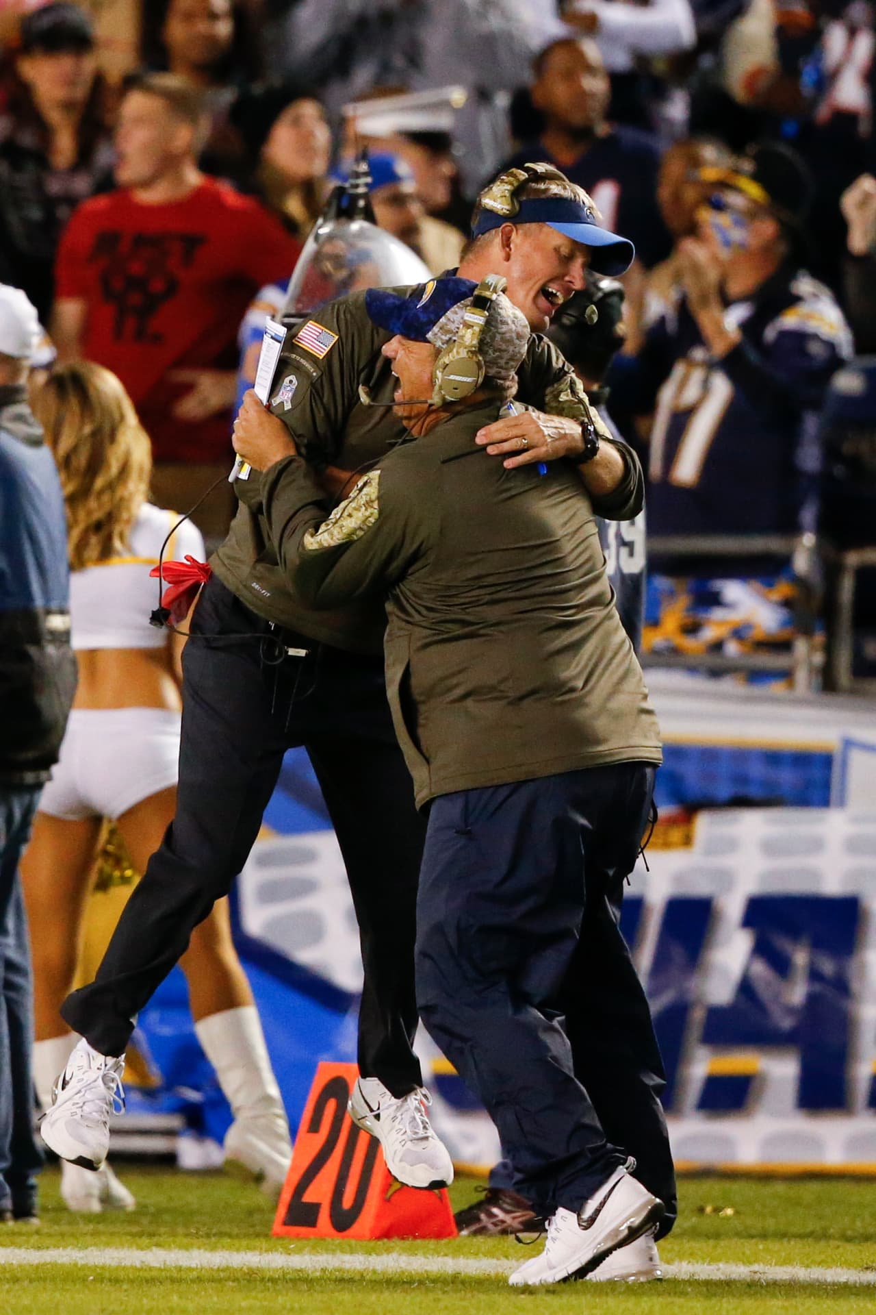 Los Bears con marcador de 22-19 superaron a los Chargers en San Diego. Checa las mejores tomas del duelo de Lunes por la Noche que cerró la S9.