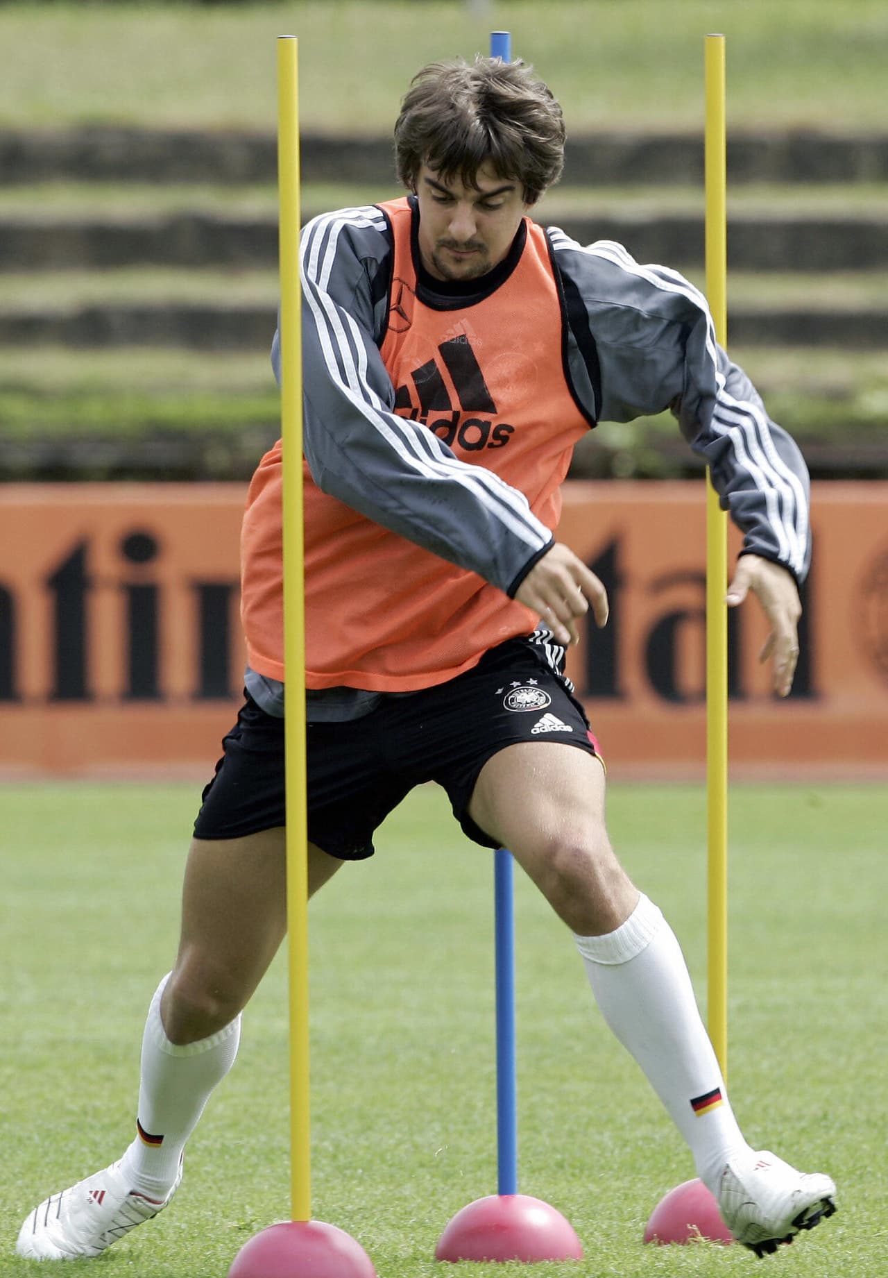 Por esos años, Jürgen Klinsmann asumió como DT de Alemania y confió en Deisler para ser titular.