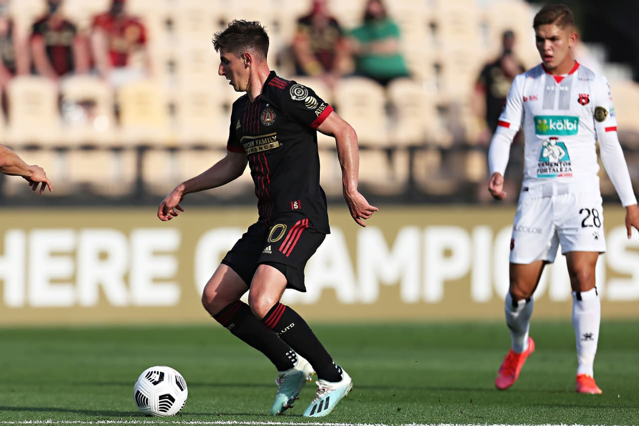 Atlanta United logra vencer por la mínima al Alajuelense, gracias a una anotación del mexicano Jurgen Damm en el minuto 90+1.