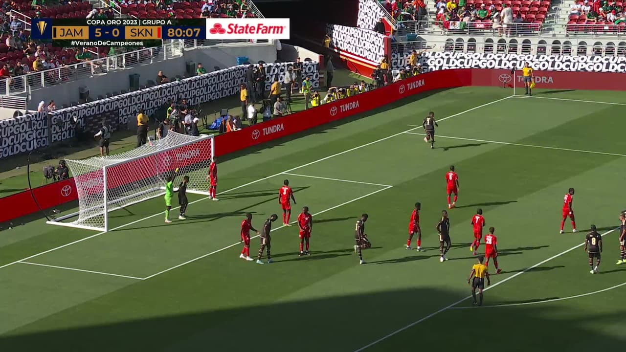 ¡TIRO ATAJADO! disparo por Shamar Nicholson.