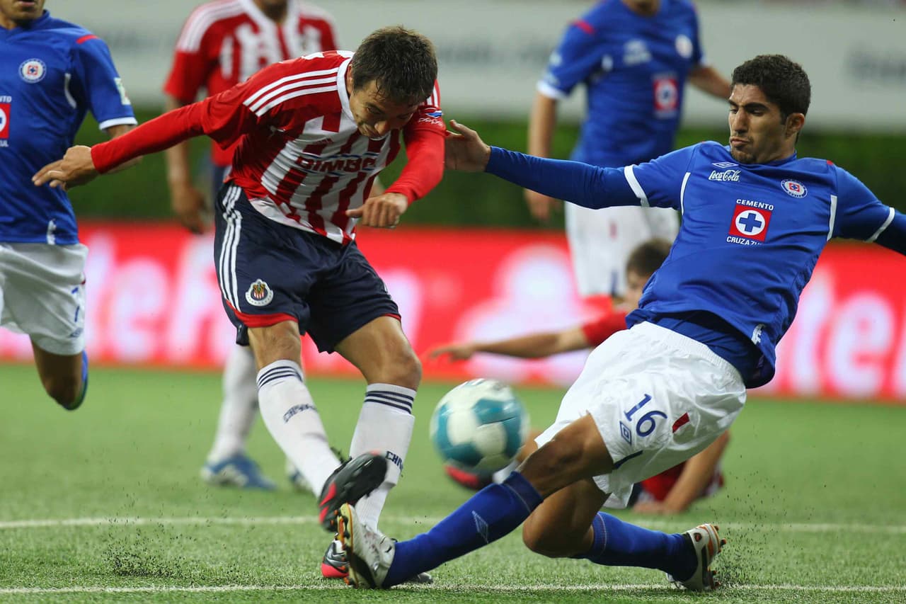 Tanto Chivas como Cruz Azul buscarán romper con la dinámica de empates en la cancha celeste, donde se han dado dos igualadas 0-0, tres empates 1-1 y uno a dos goles en los 10 choques más recientes de torneo regular.