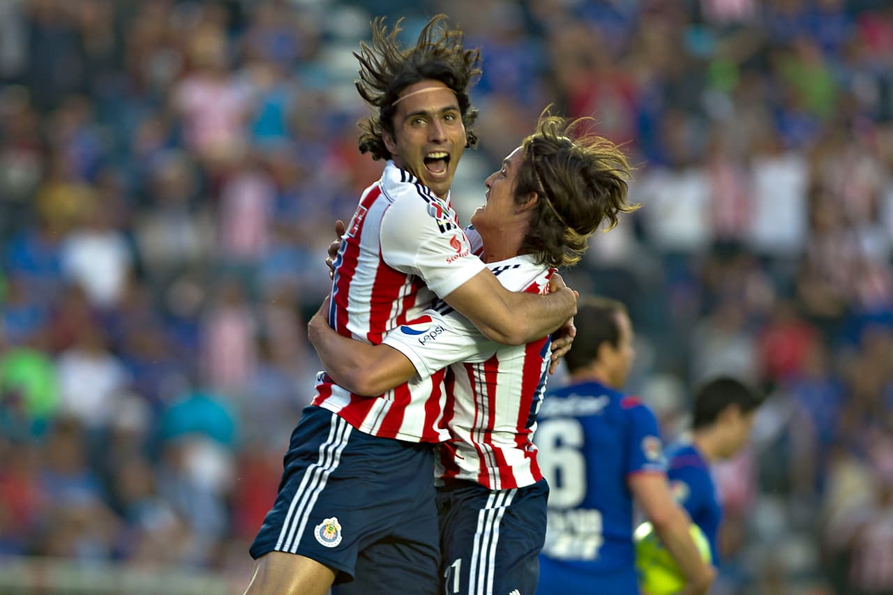 En la victoria más reciente de las Chivas ante los azules está la del Clausura 2015, en el encuentro realizado en el estadio Azul. Los tapatíos lograron darle la vuelta al encuentro con goles de Antonio De Nigris y Marco Fabián, este último de tiro libre.