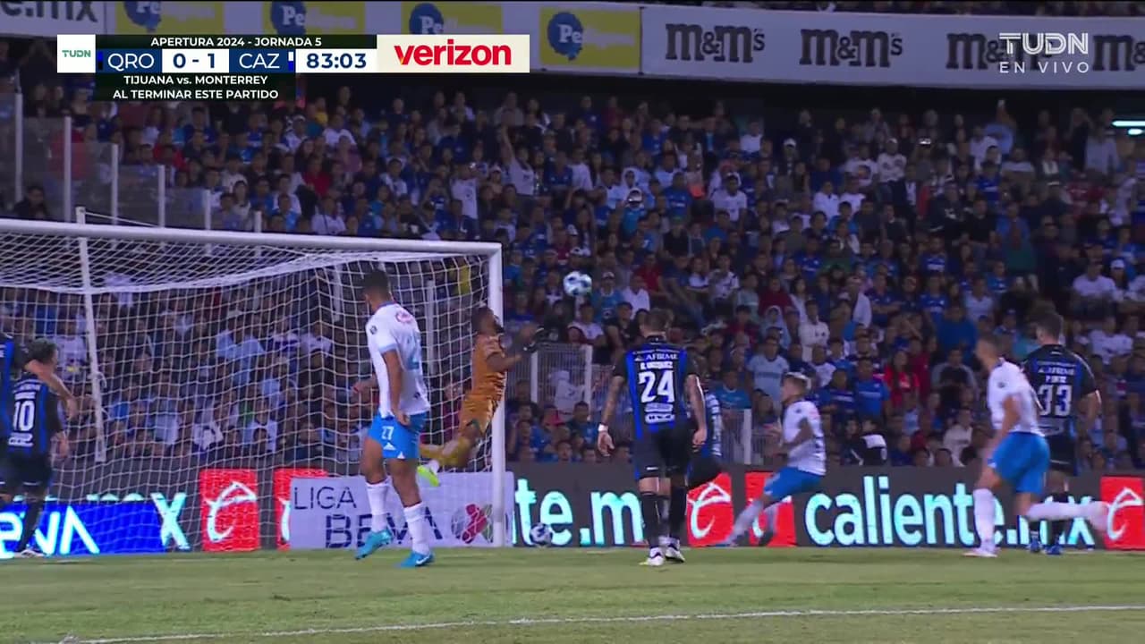 ¡TIRO ATAJADO! disparo por Luis Romo.