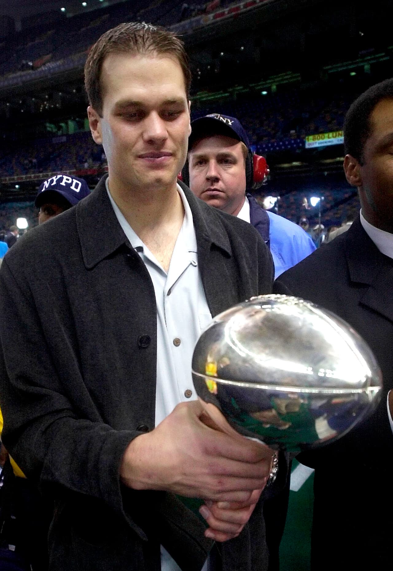 El quarterback mostró su audacia contra los Rams y llevó a su equipo a ganar el Super Bowl y a convertirlo a él, en ese momento, en el jugador más joven en imponerse en la NFL.