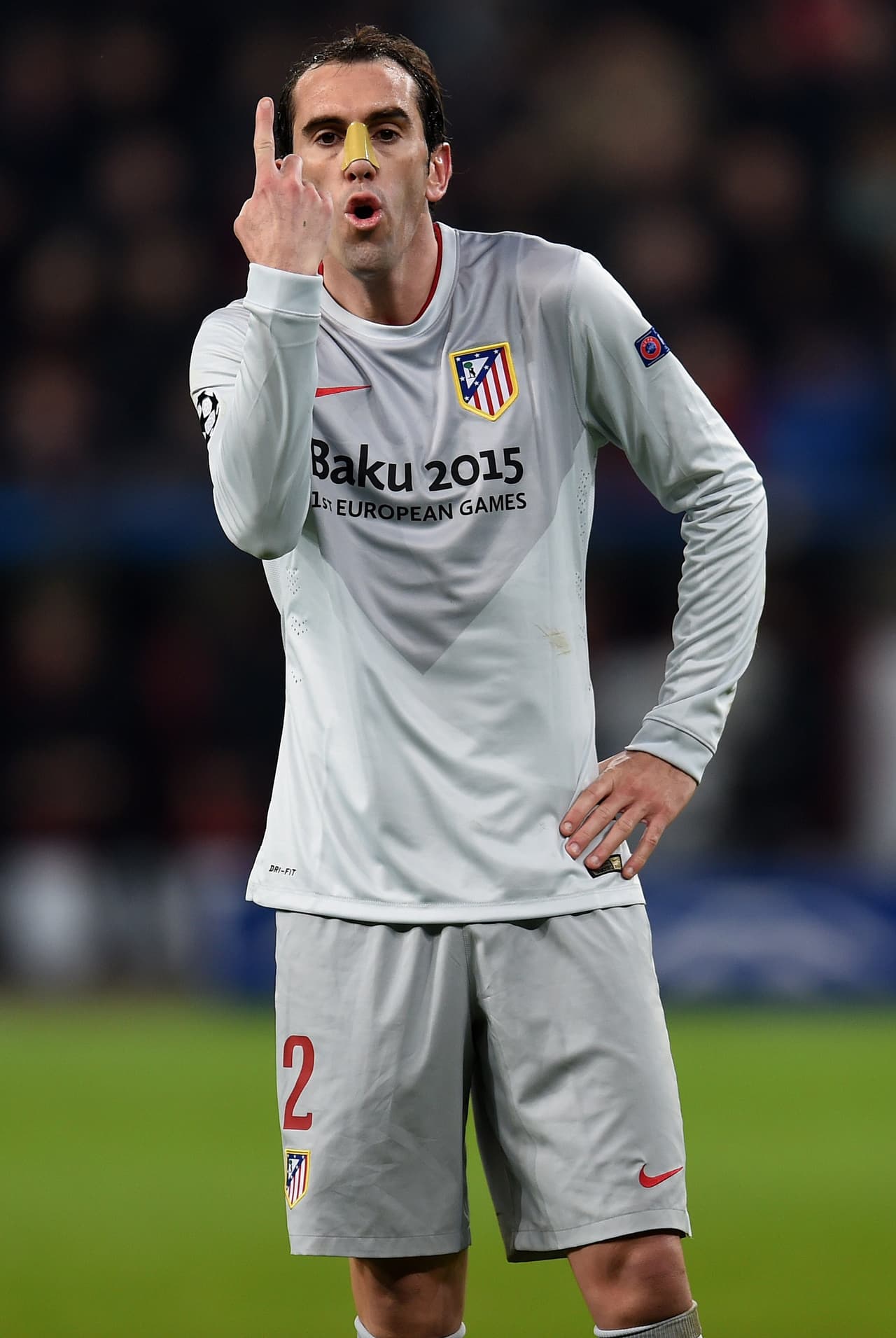 Al final el defensor uruguayo desechó cualquier oferta de la Premier League pues su lealtad al Atlético de Madrid es demasiada y renovó con el club donde es leyenda y forma parte de la ‘familia’ que el Cholo Simeone a forjado en los Colchoneros.