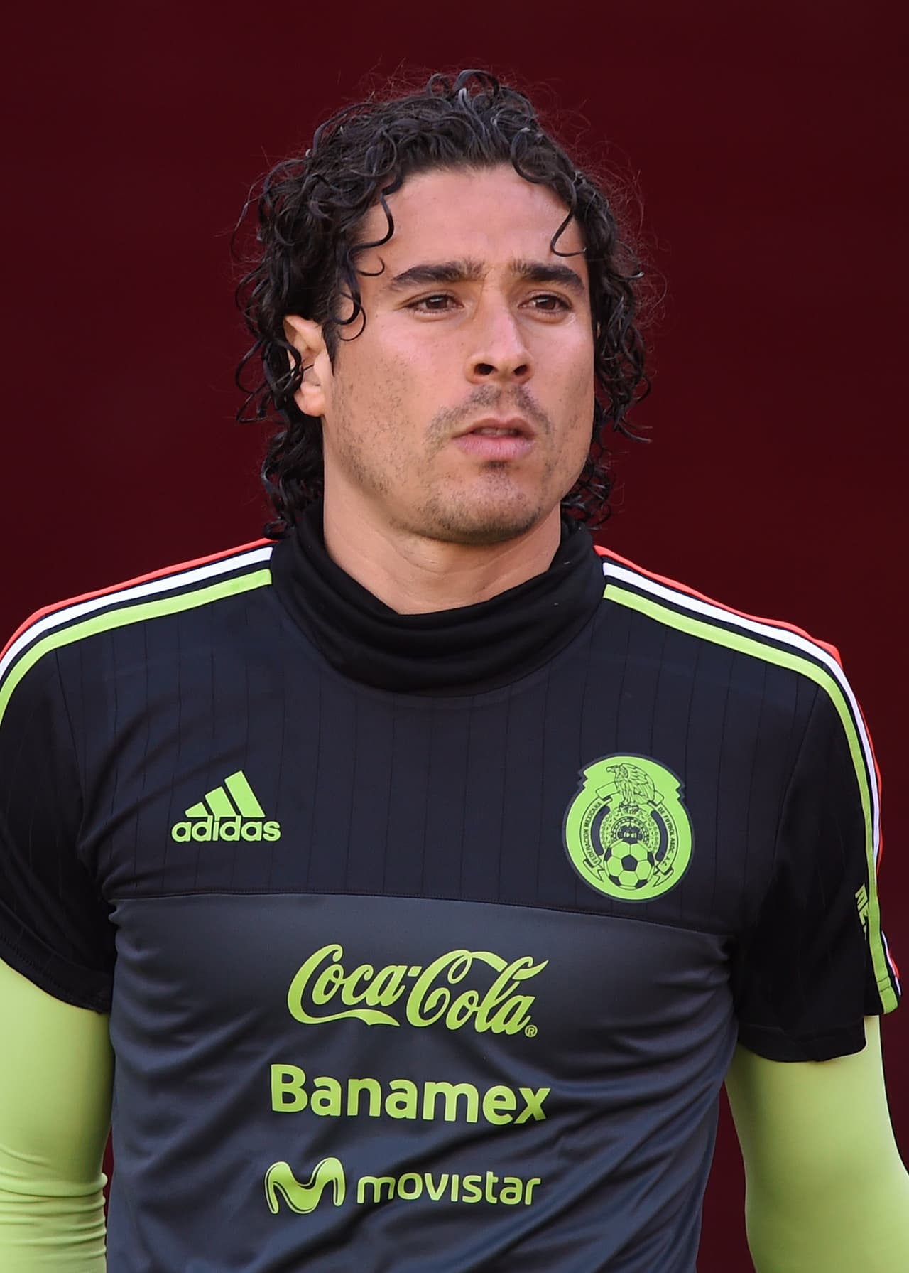 Luego de la frustrante temporada 2014/2015 del portero Guillermo Ochoa en el Málaga, el seleccionado nacional de México exigió su salida del equipo español a un club donde le garantizaran mayores minutos y la posibilidad de competir con la titularidad.
