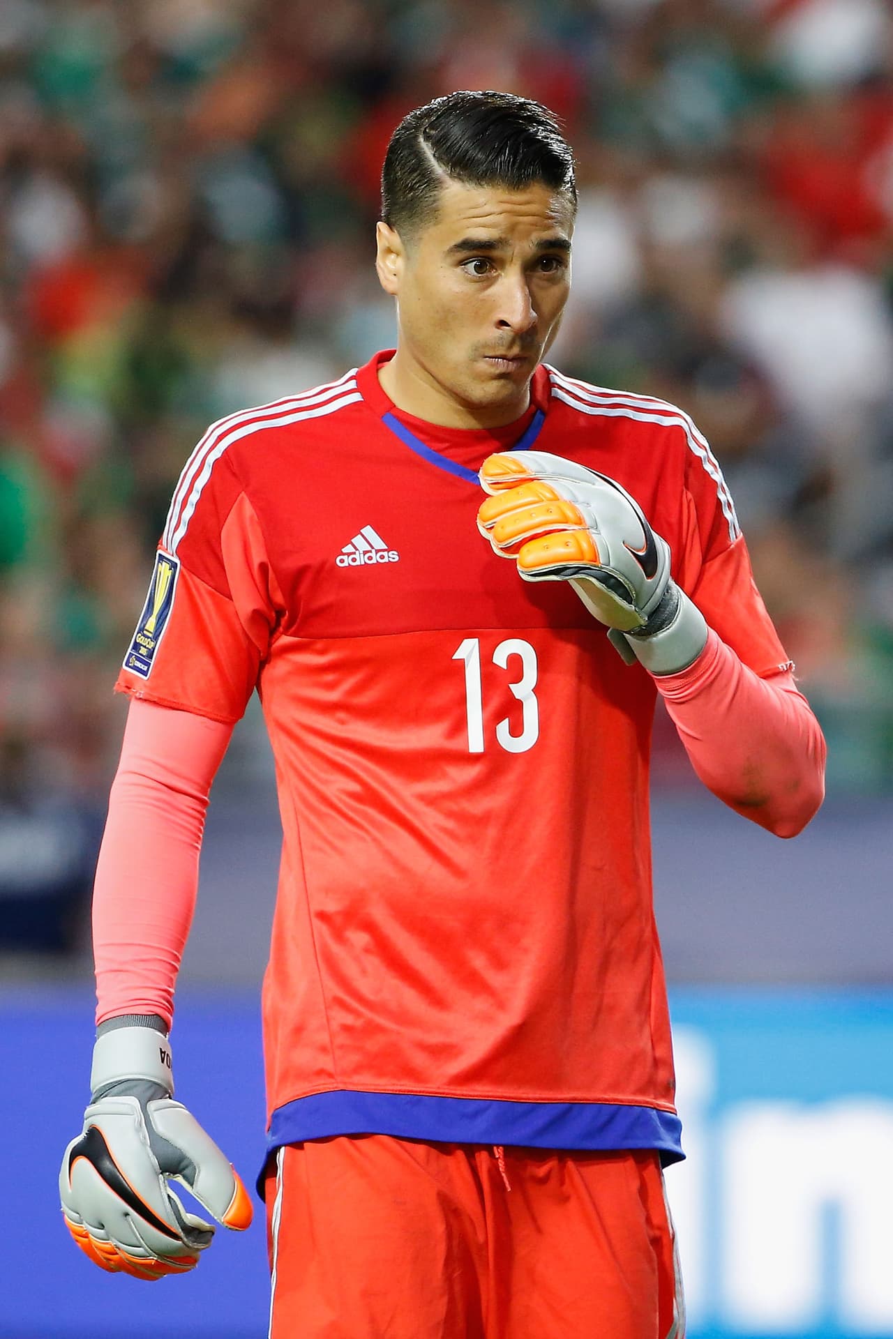 De inmediato surgieron rumores sobre interés de equipos en Francia pero el que tomó más fuerza fue su posible fichaje con el Espanyol de Barcelona por la venta de Kiko Casilla al Real Madrid. Al final la negociación no se llevó a cabo y se quedó en el Málaga donde Kameni sigue siendo el arquero estelar.