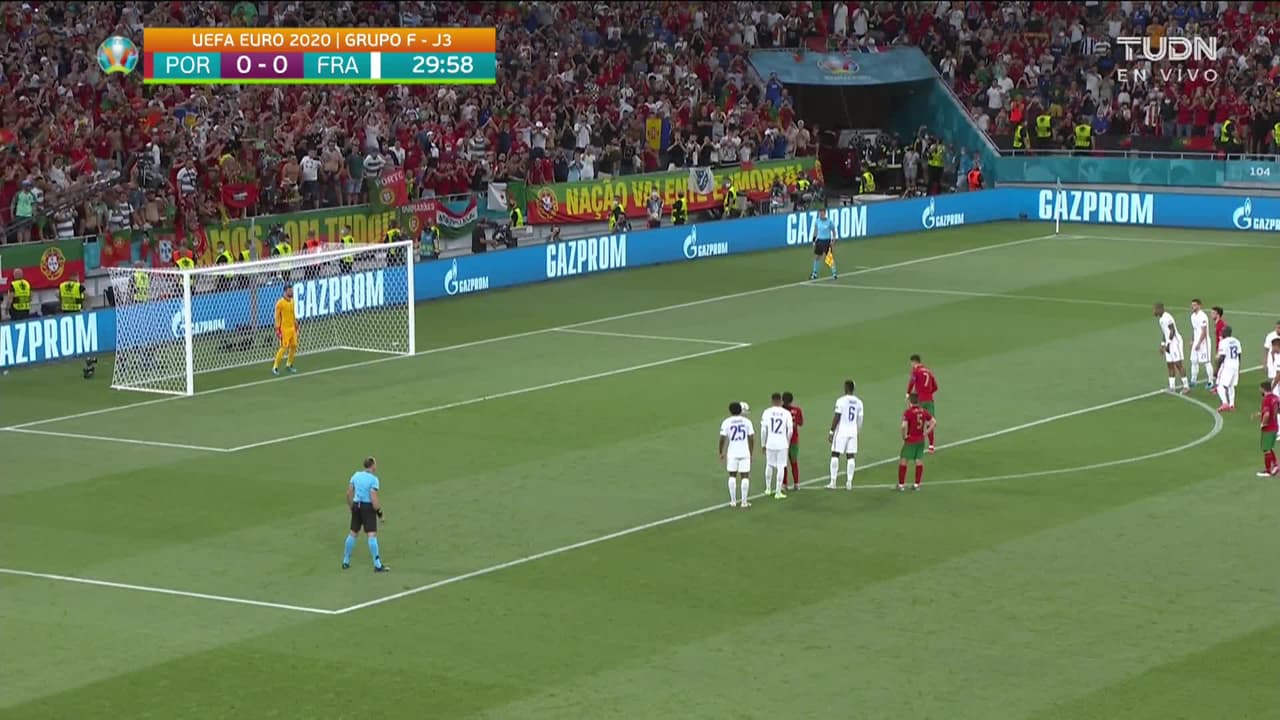 ¡GOL!  anota para Portugal. Cristiano Ronaldo