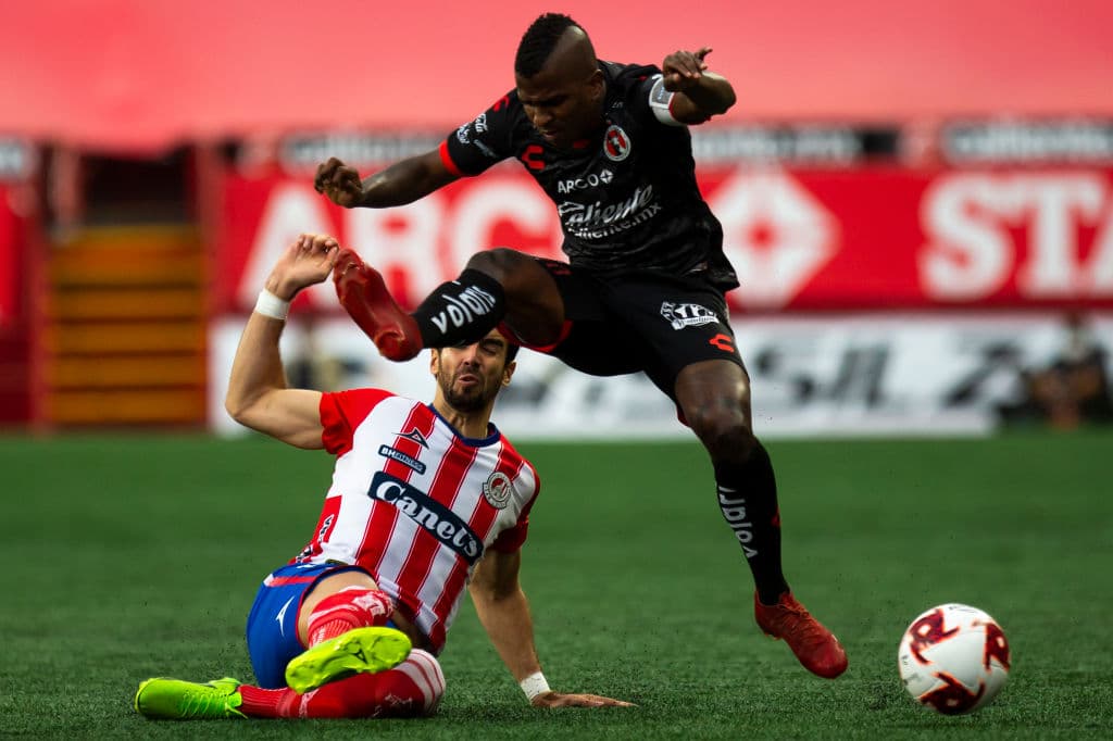 Con goles de Nicolás Ibáñez y Ramiro González, el Atlético San Luis se impone como visitante y consigue su primer victoria del torneo.