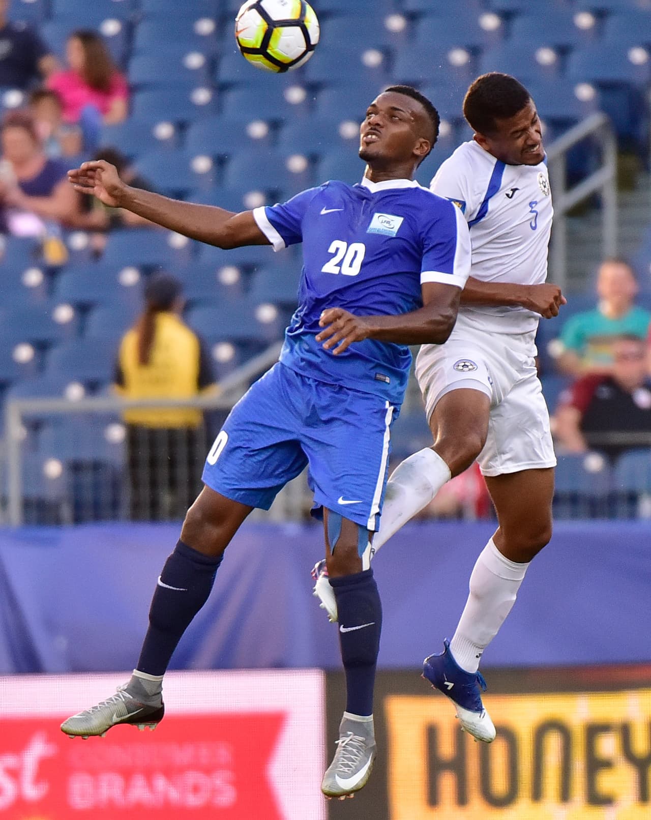 Martinica jugó con más fuerza y en ocasiones con cierta rudeza. Cometieron 22 faltas por sólo 7 de Nicaragua.