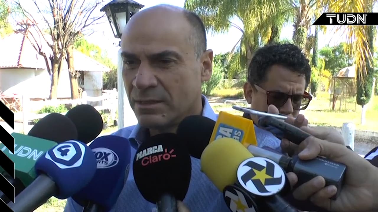 Rodrigo Fernández, director deportivo del León, sugiere a Kuri vender al equipo