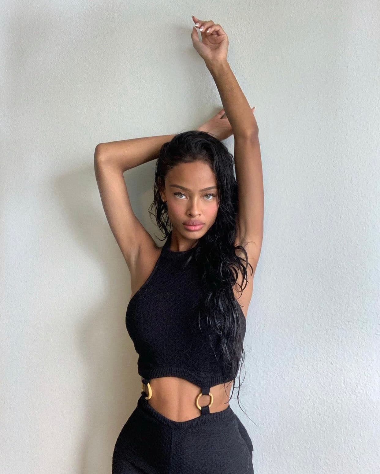 Vinetria es modelo y, recientemente, firmó con Public Image Management; es nueva en la industria.